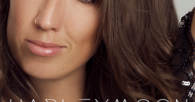 She looks like me single art harleymoon kemp