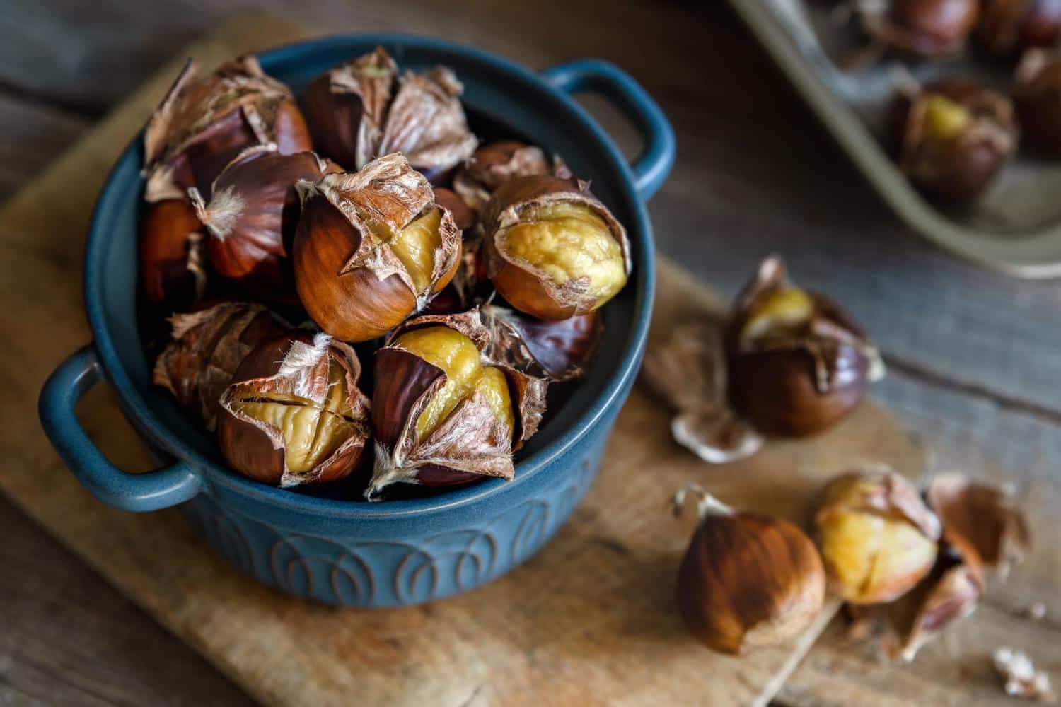 Châtaignes : l'épluchage ne sera plus une corvée si vous faites ceci avant de les cuire
