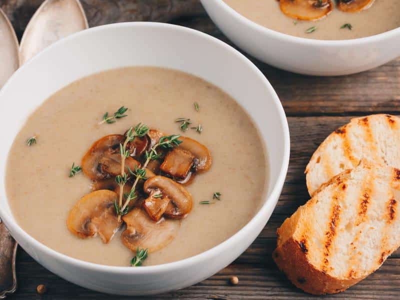 Velouté de champignons onctueux : la recette facile