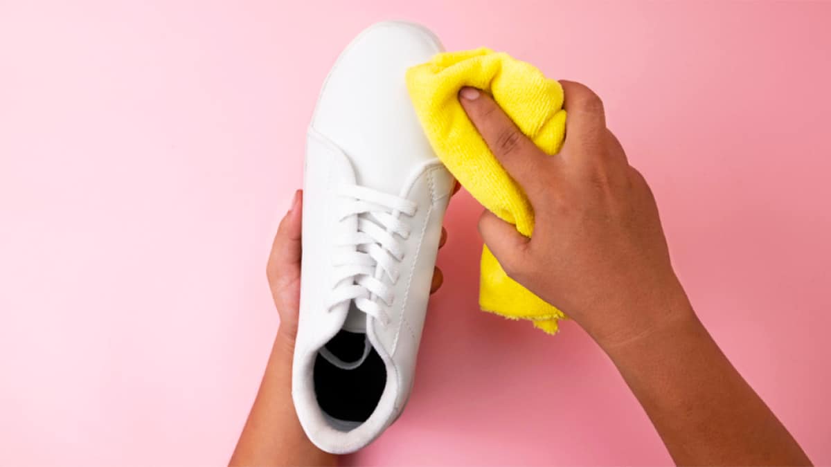 Neither baking soda nor bleach