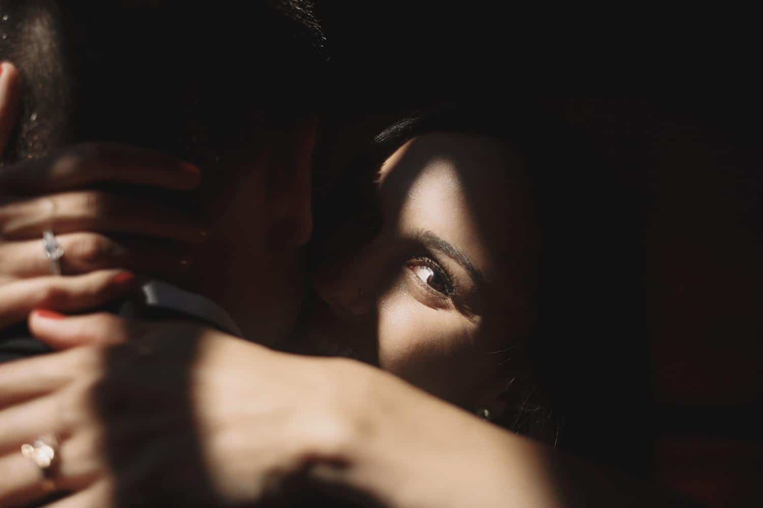 "J'ai pris les hommes pour des objets sexuels" : Philippine a brisé tous les tabous après son divorce