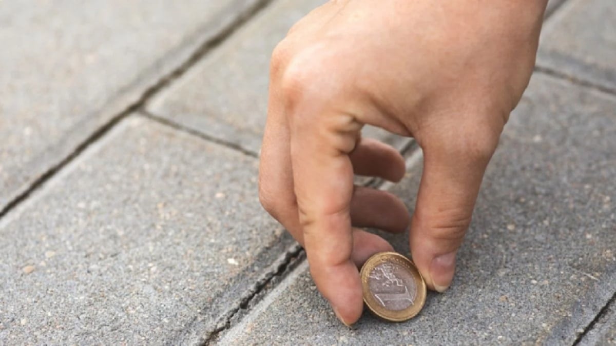 The Risks Of Picking Up Money