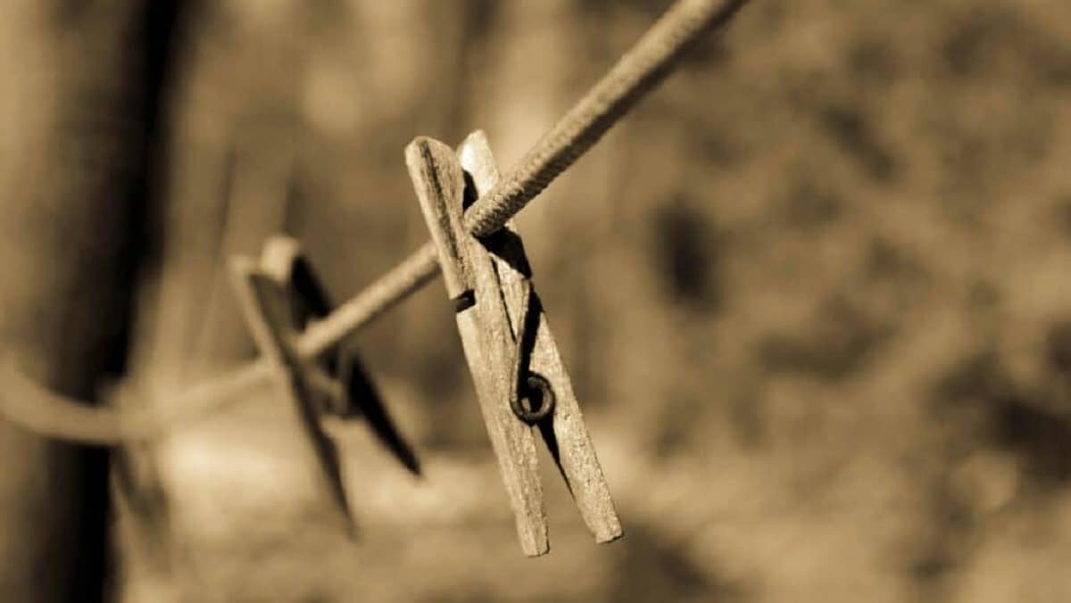 life hack using a clothespin 2