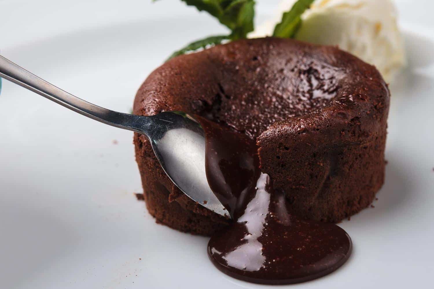 Oubliez le chocolat pâtissier : il y a encore mieux pour des desserts vraiment réussis