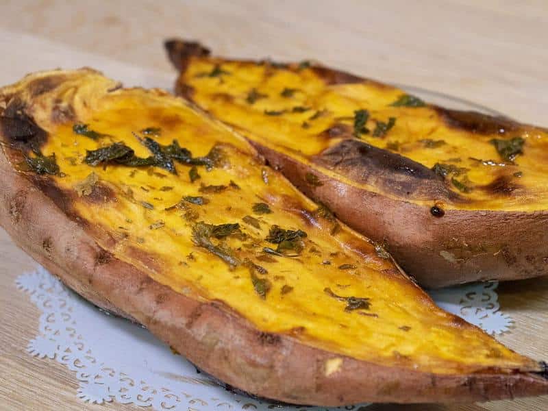 Patate douce fondante au four