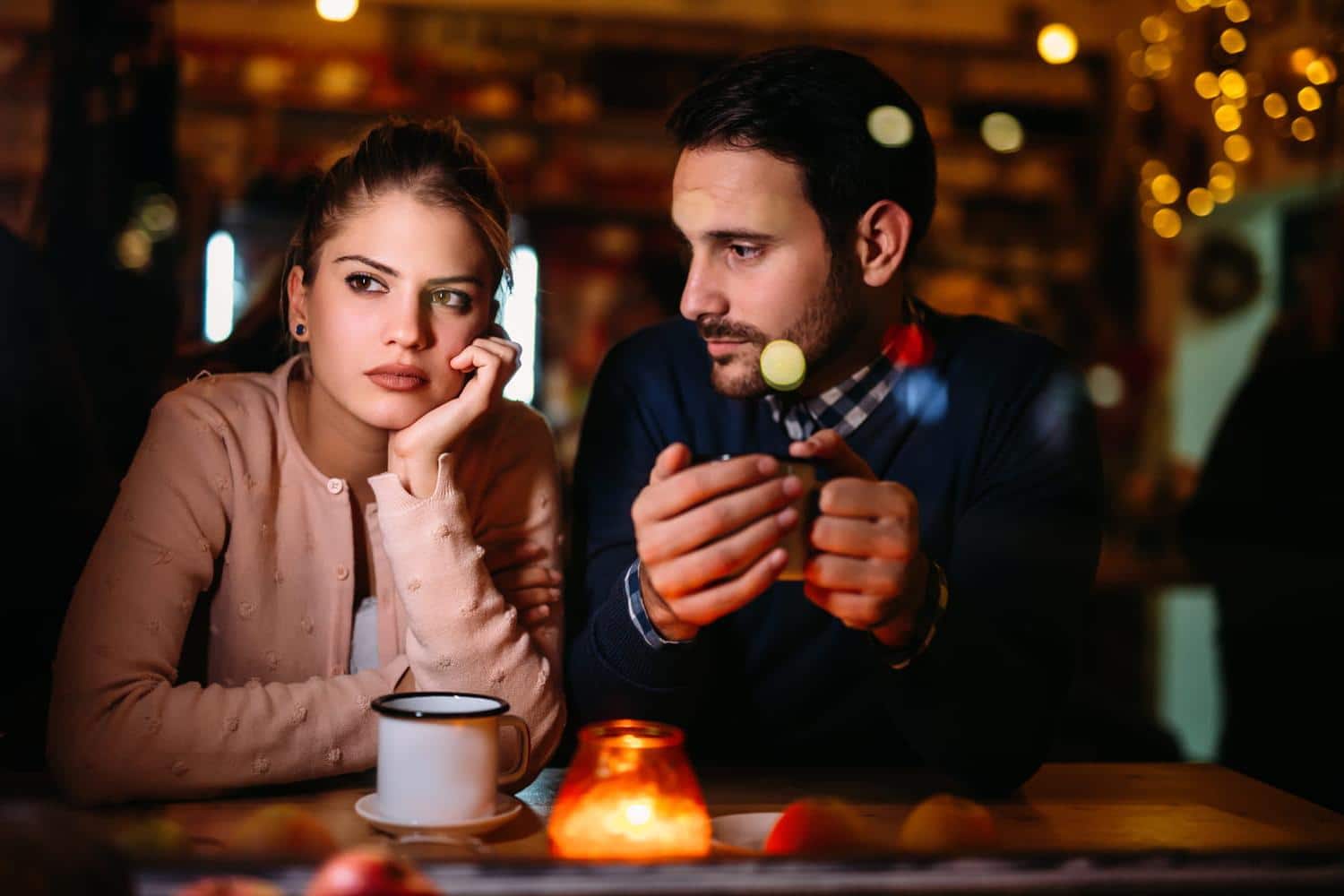 Une nouvelle tendance amoureuse se répand, elle laisse un goût amer aux célibataires