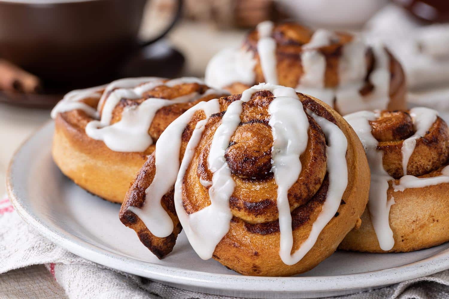 "C'est excellent" - cette nutritionniste essaye les roulés à la cannelle au air fryer et elle se régale