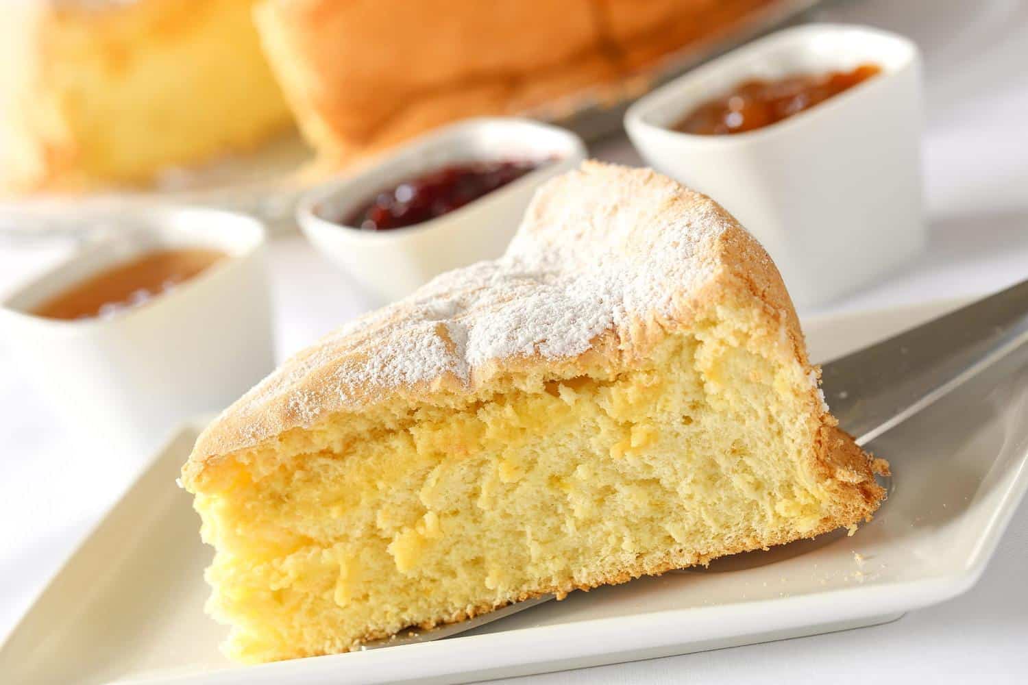 "Le gâteau le plus facile du monde" - la recette à deux ingrédients qui dépanne toujours