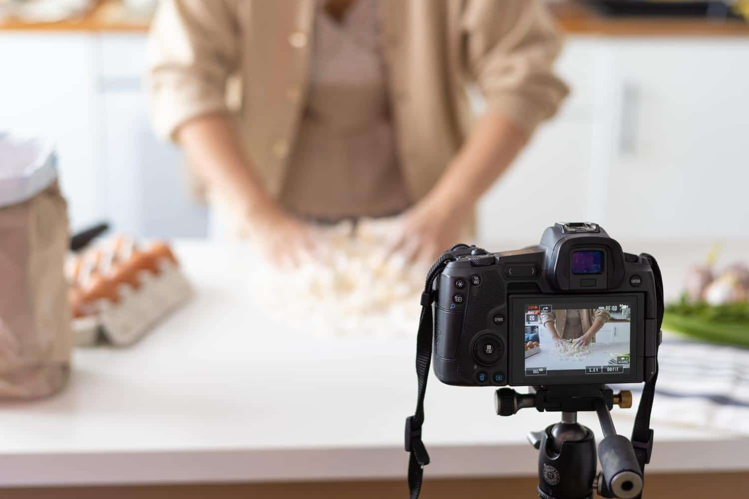 Je suis influenceuse dans la pâtisserie et voici combien je gagne par mois grâce aux réseaux sociaux