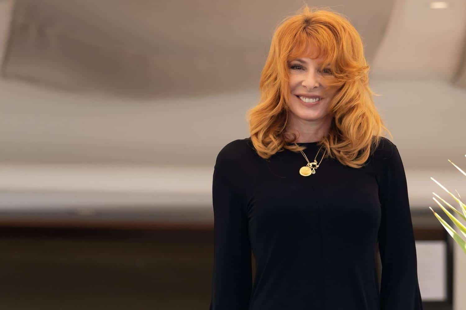Mylène Farmer refuse de changer sa coupe de cheveux signature : "sinon j'ai l'impression d'être travestie"