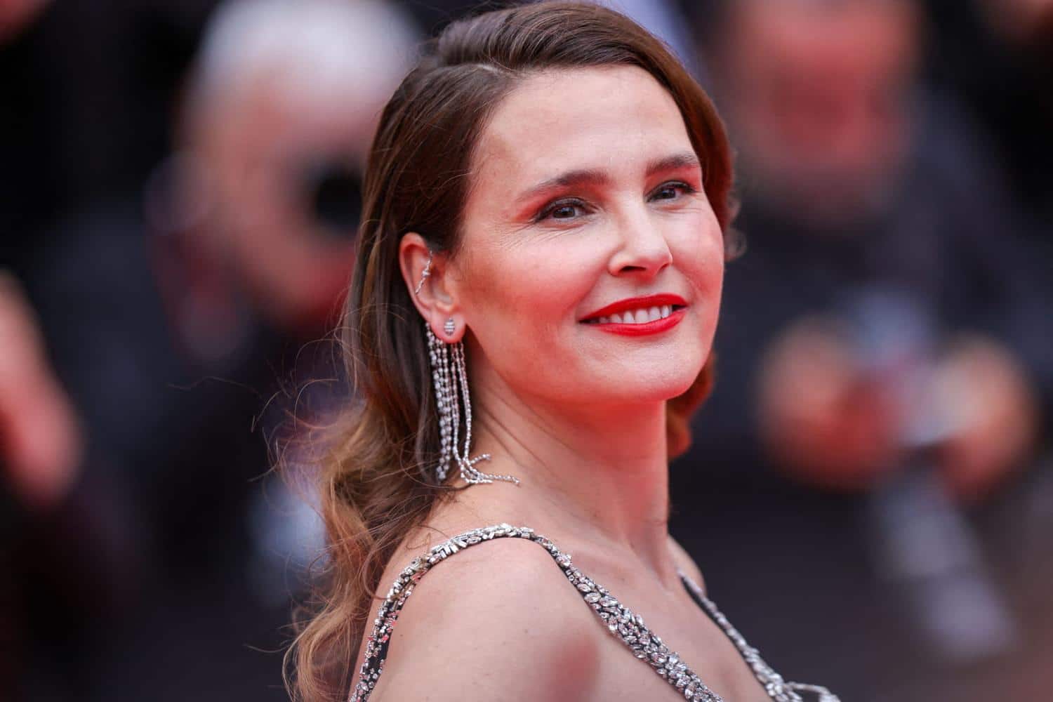 Virginie Ledoyen révèle son secret pour garder la forme à 48 ans : "Je la pratique trois fois par semaine"