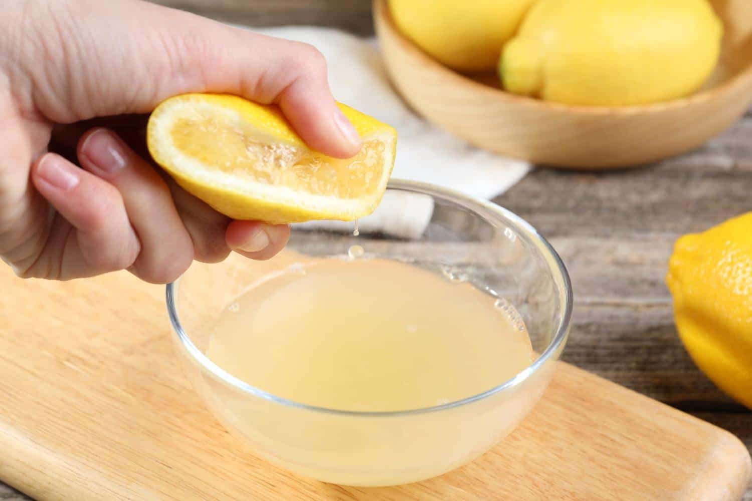 Plus de jus, moins d'effort : c'est la méthode la plus efficace pour presser un citron