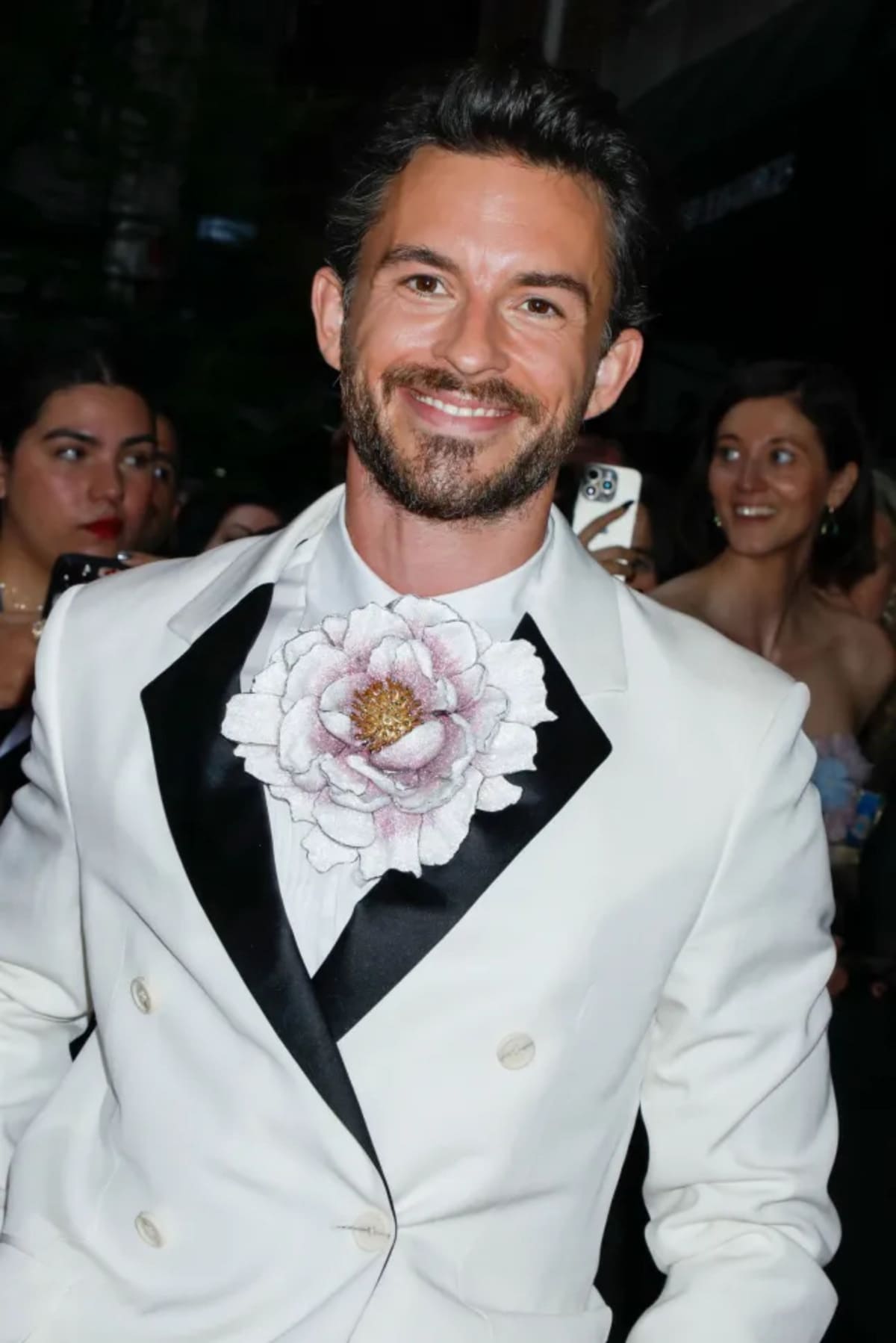 Bridgerton actor joins a surprising new Netflix series