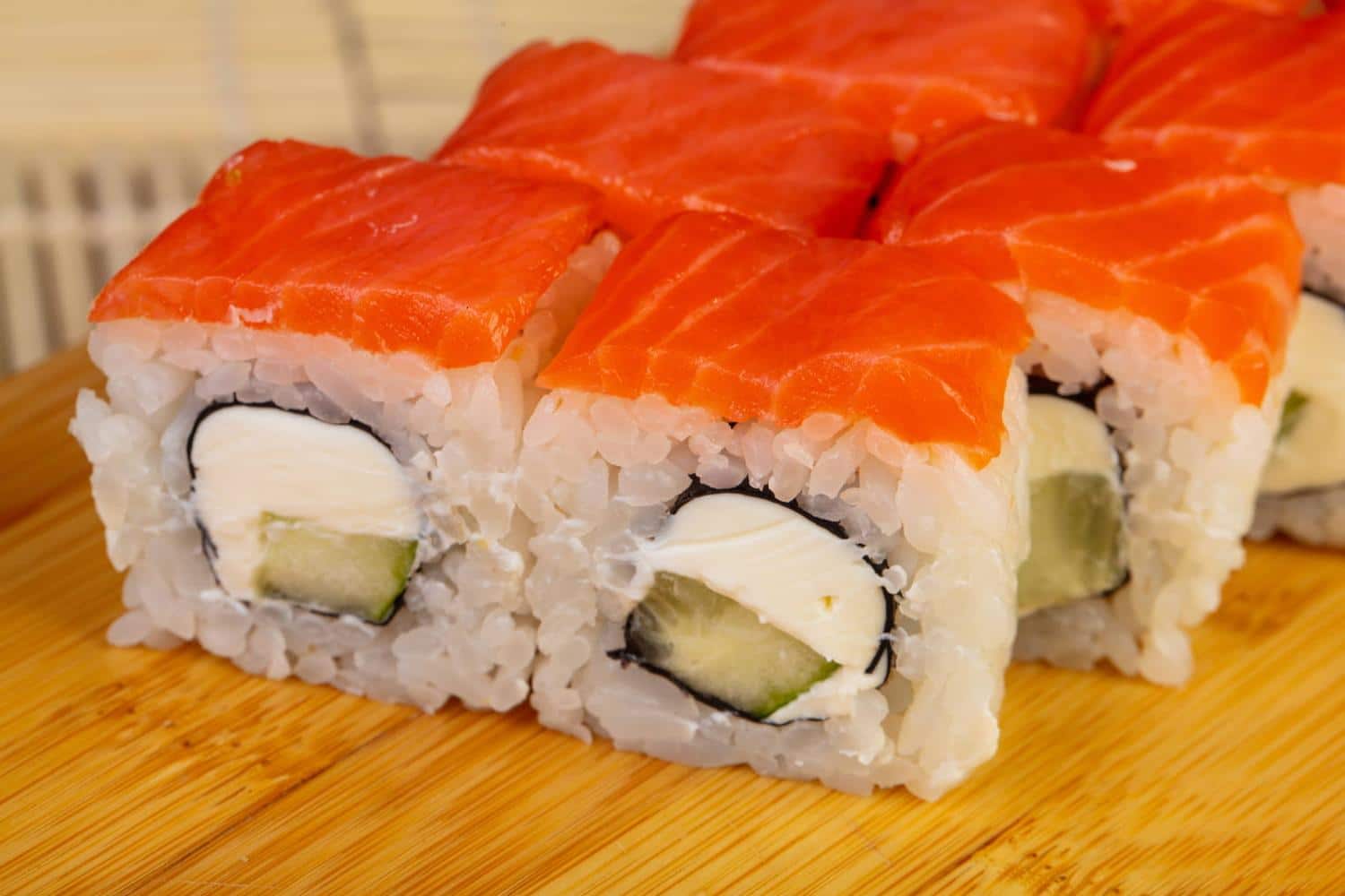 On peut très bien faire des sushis maison sans matériel particulier - c'est super facile