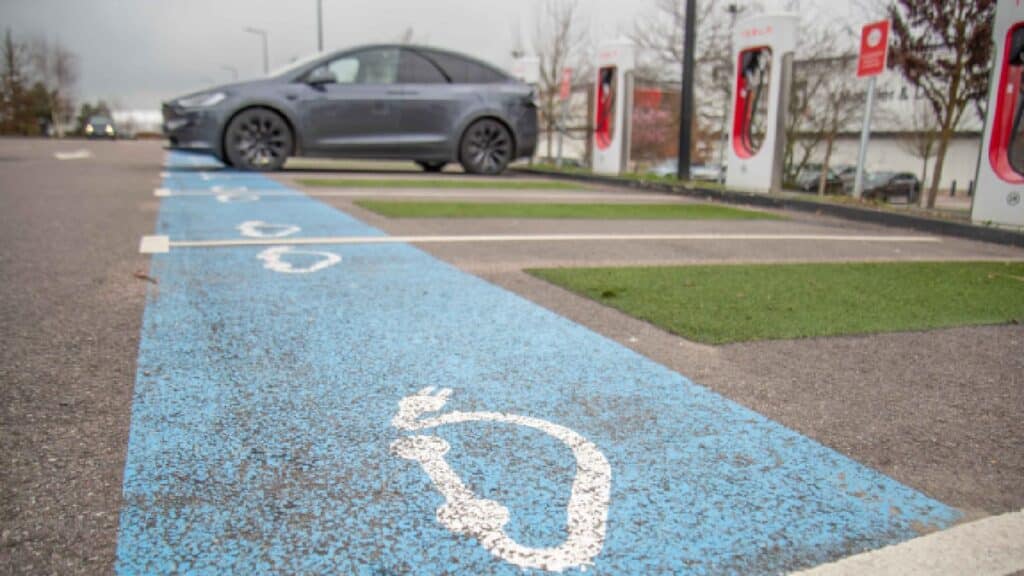 Electric cars are being replaced every 3 years