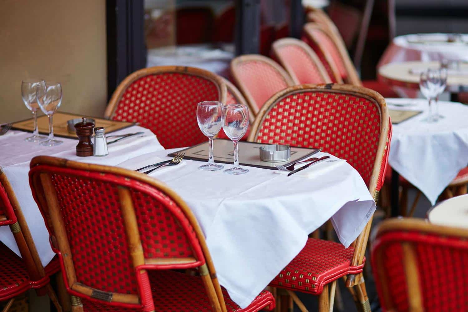 "Un attrape-nigaud" - cette combine bien huilée fait grimper la note au restaurant