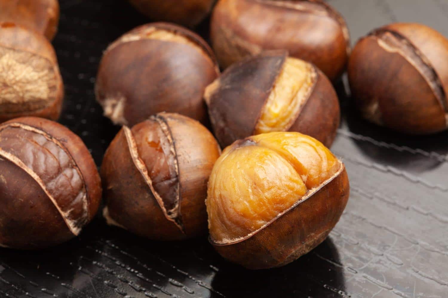 Les amateurs de châtaignes vont adorer : cette méthode évite la corvée d'épluchage