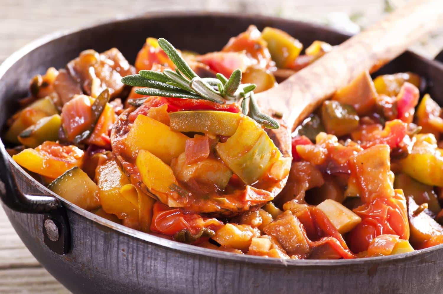 En hiver, les diététiciennes ont toujours cette ratatouille dans leur congélateur - sa composition est excellente