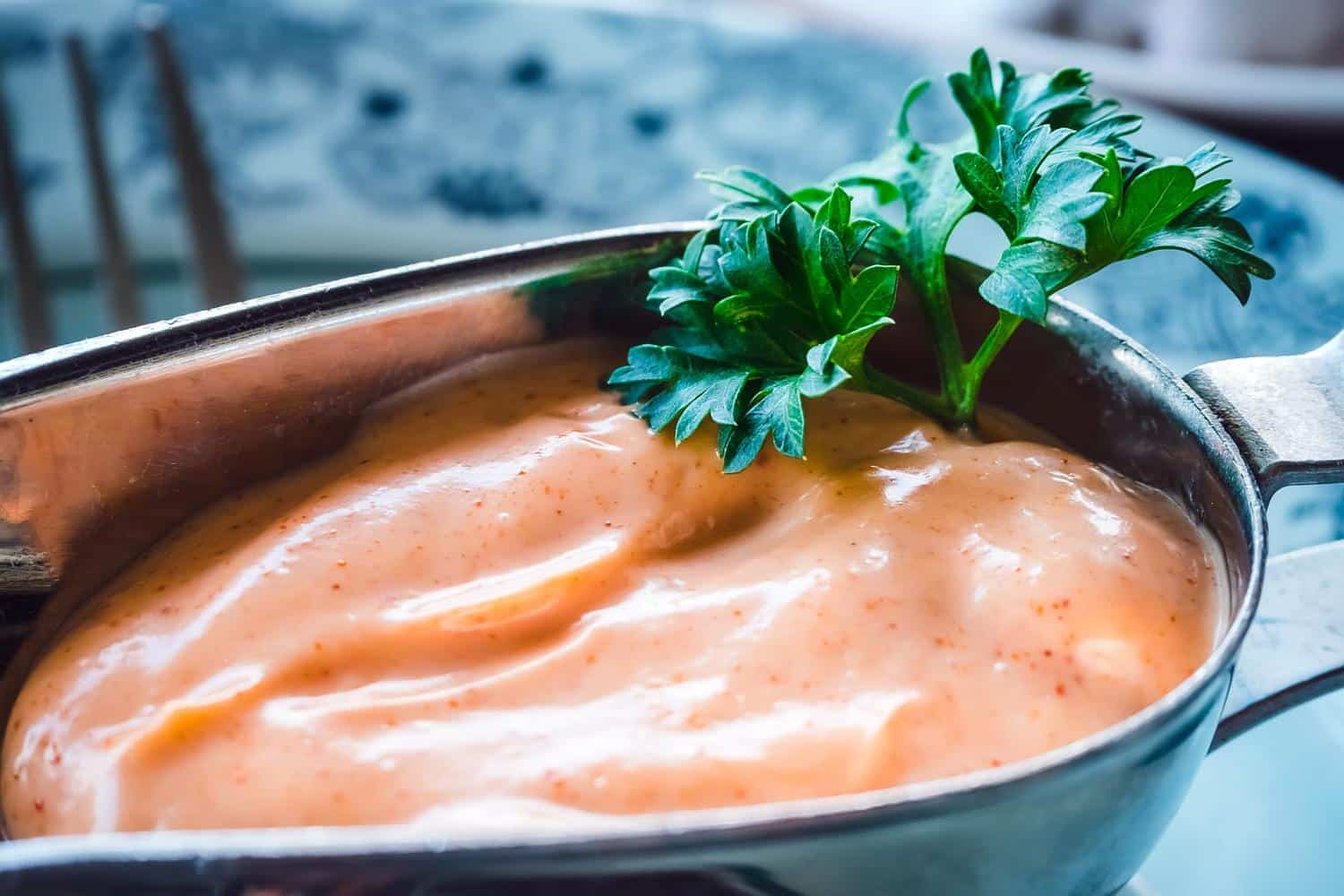 Cette sauce donne du goût aux poissons les plus fades - elle se marie aussi avec la viande
