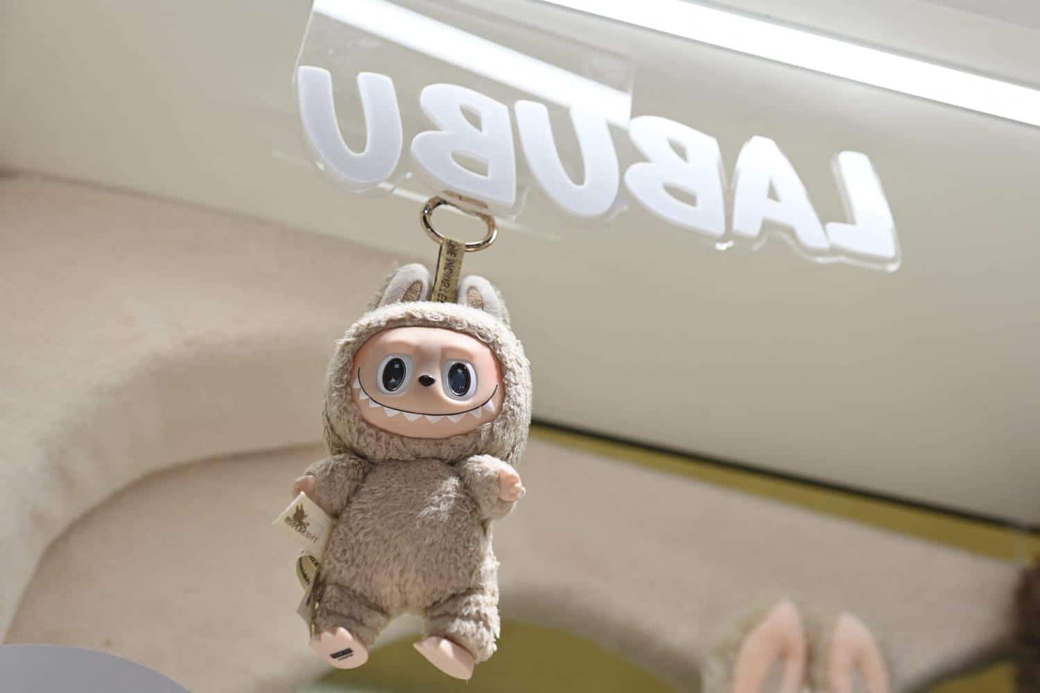 Ce jouet culte des années 1980 va remplacer les Labubu sur tous les sacs à main