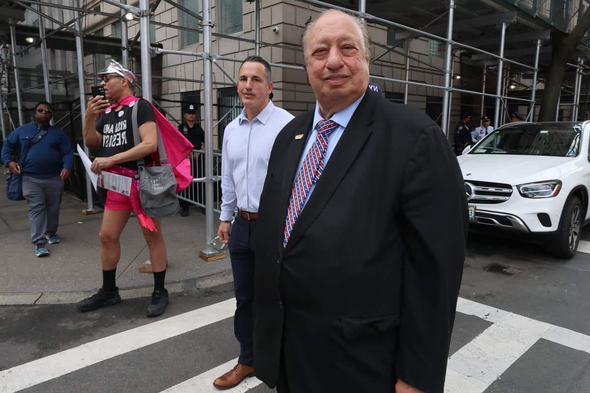 John Catsimatidis looking to go international with beloved radio station