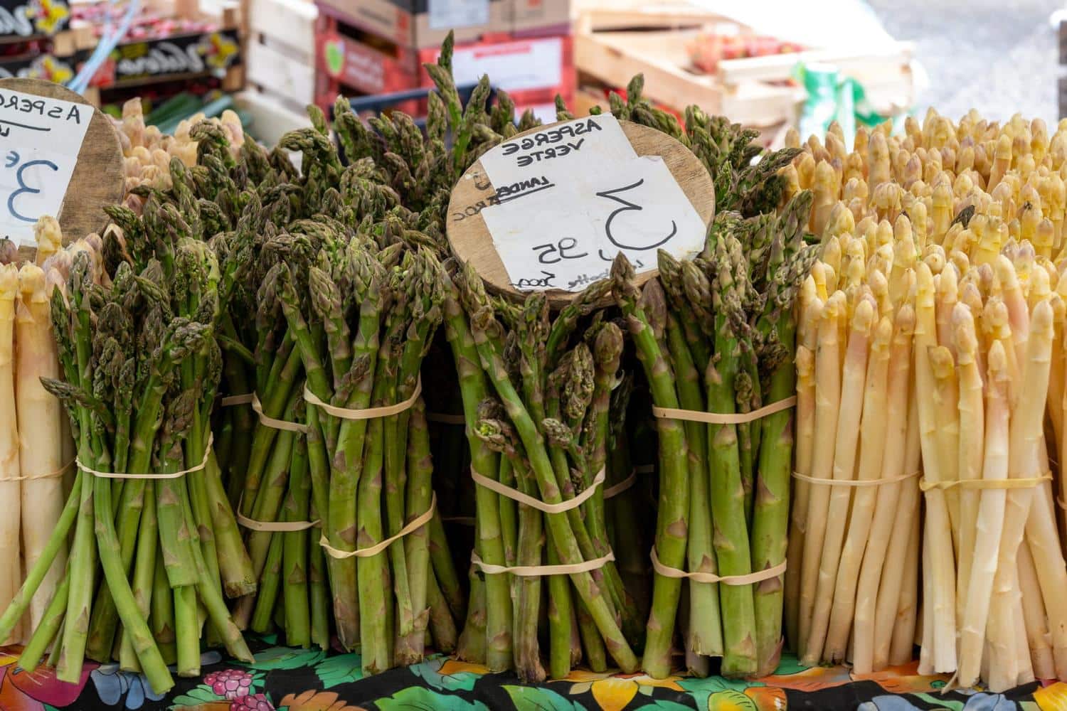 Deux fois moins cher : mieux vaut attendre ce moment précis pour acheter des asperges