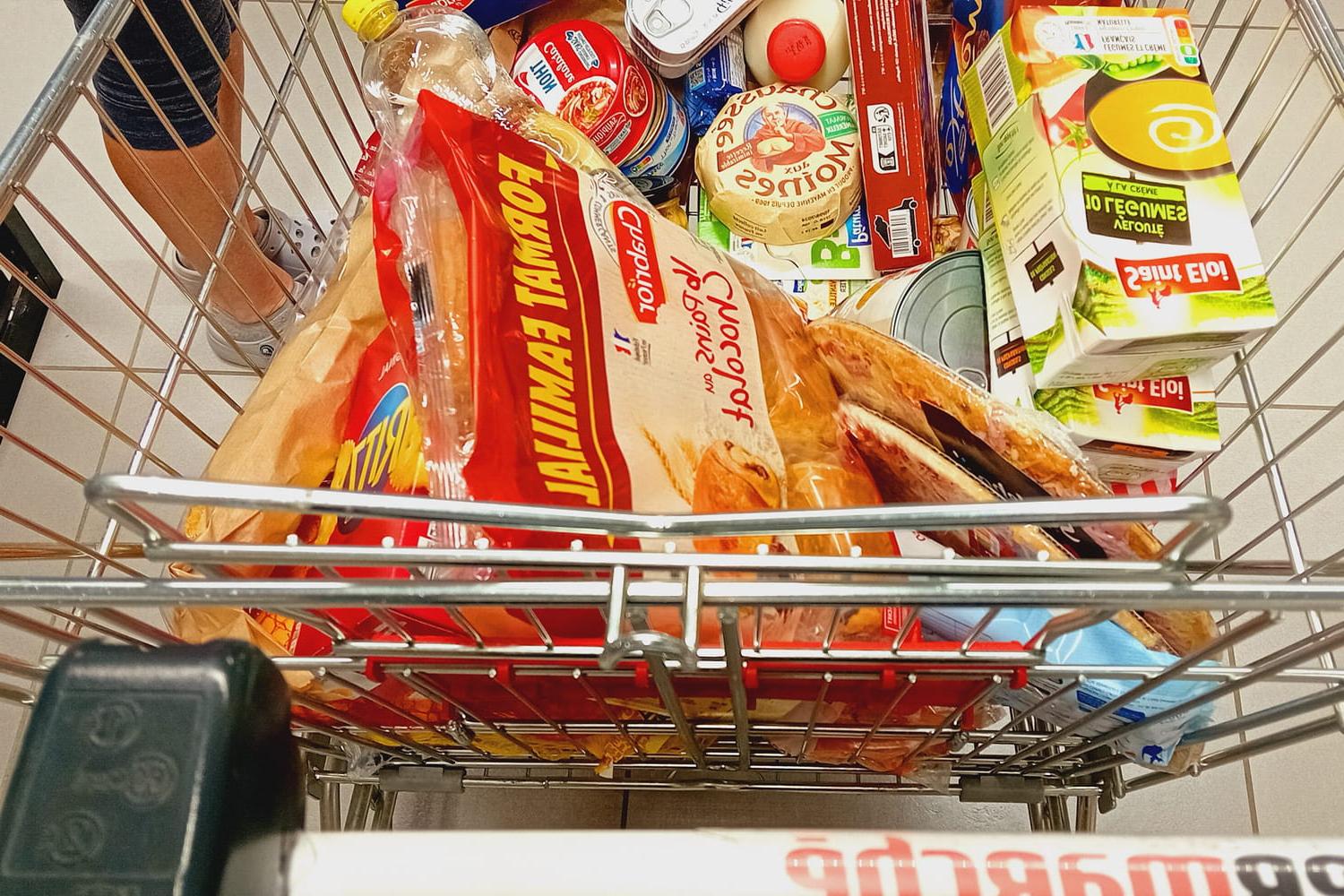 Il économise 2000 euros par an sur ses courses : voici sa méthode