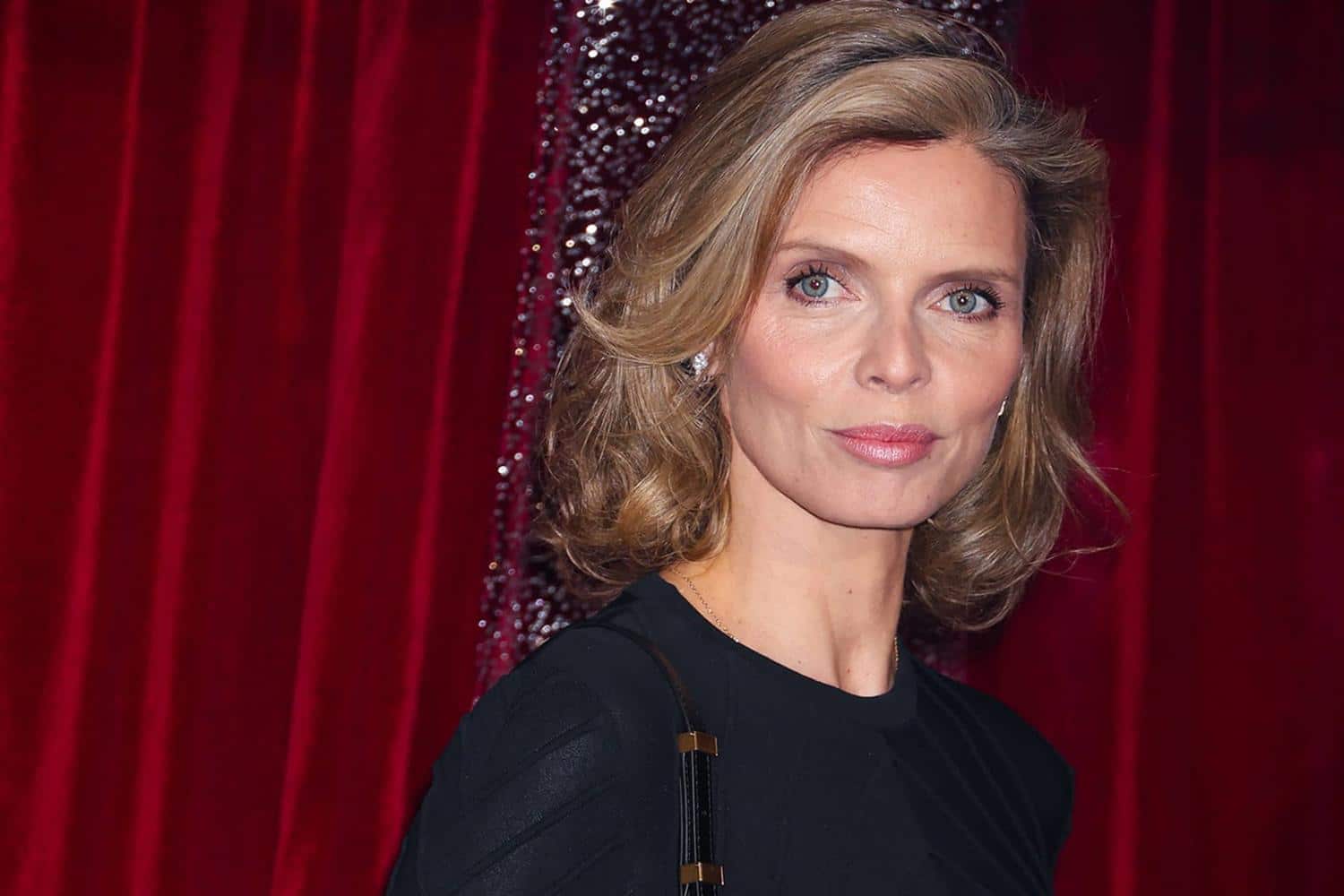 Sylvie Tellier hypnotise Cannes avec ce chignon inspiré des plus grandes icônes hollywoodiennes