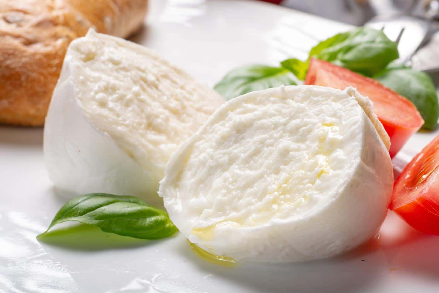 Un restaurateur italien prévient : "il ne faut jamais acheter une mozzarella qui..."