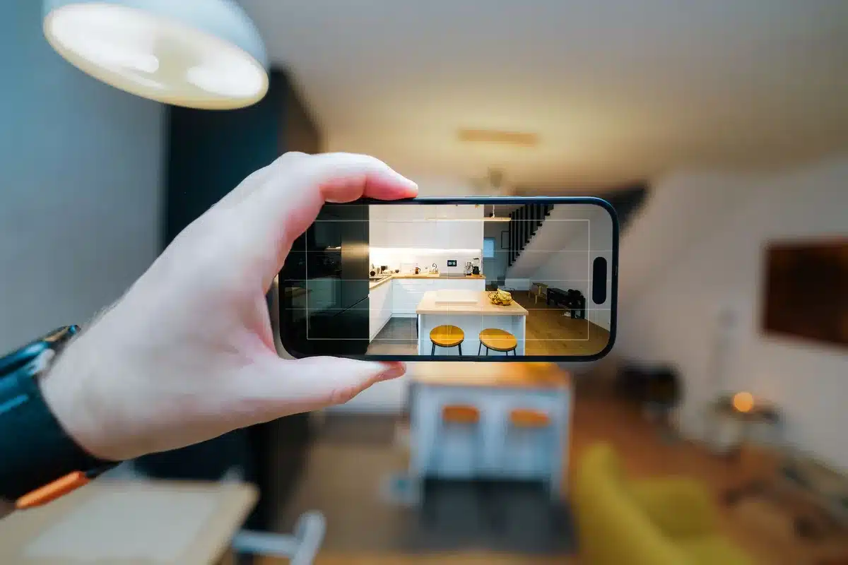 Professional product photography of a used smartphone with clear lighting and detailed information