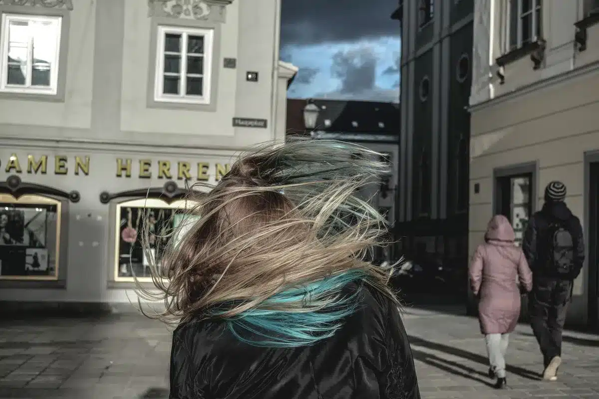 Thick, bold chunky highlights in hair showing defined color contrast
