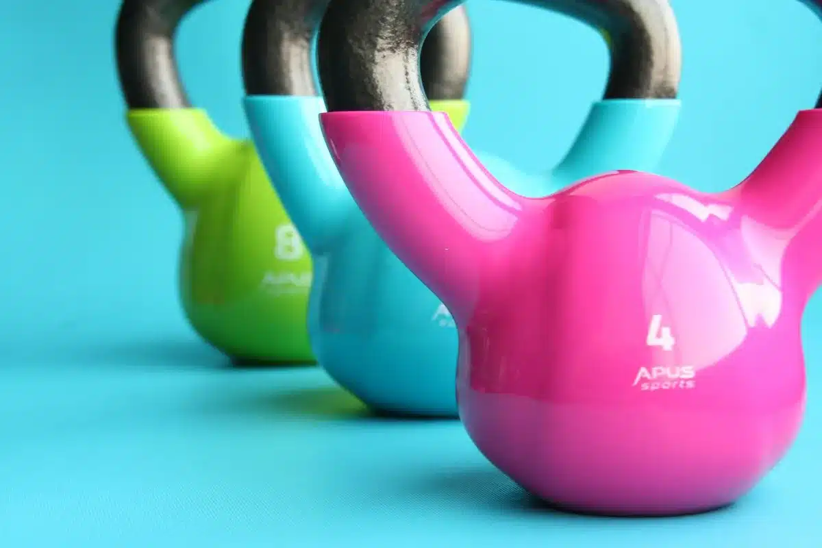 Verschiedene Kettlebell-Übungen für ein effektives Heimtraining